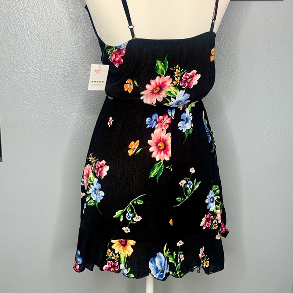 🚨Floral dress 👗 - Picture 2 of 4